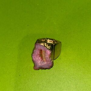 Stunning Gold Ring with Pink Geode